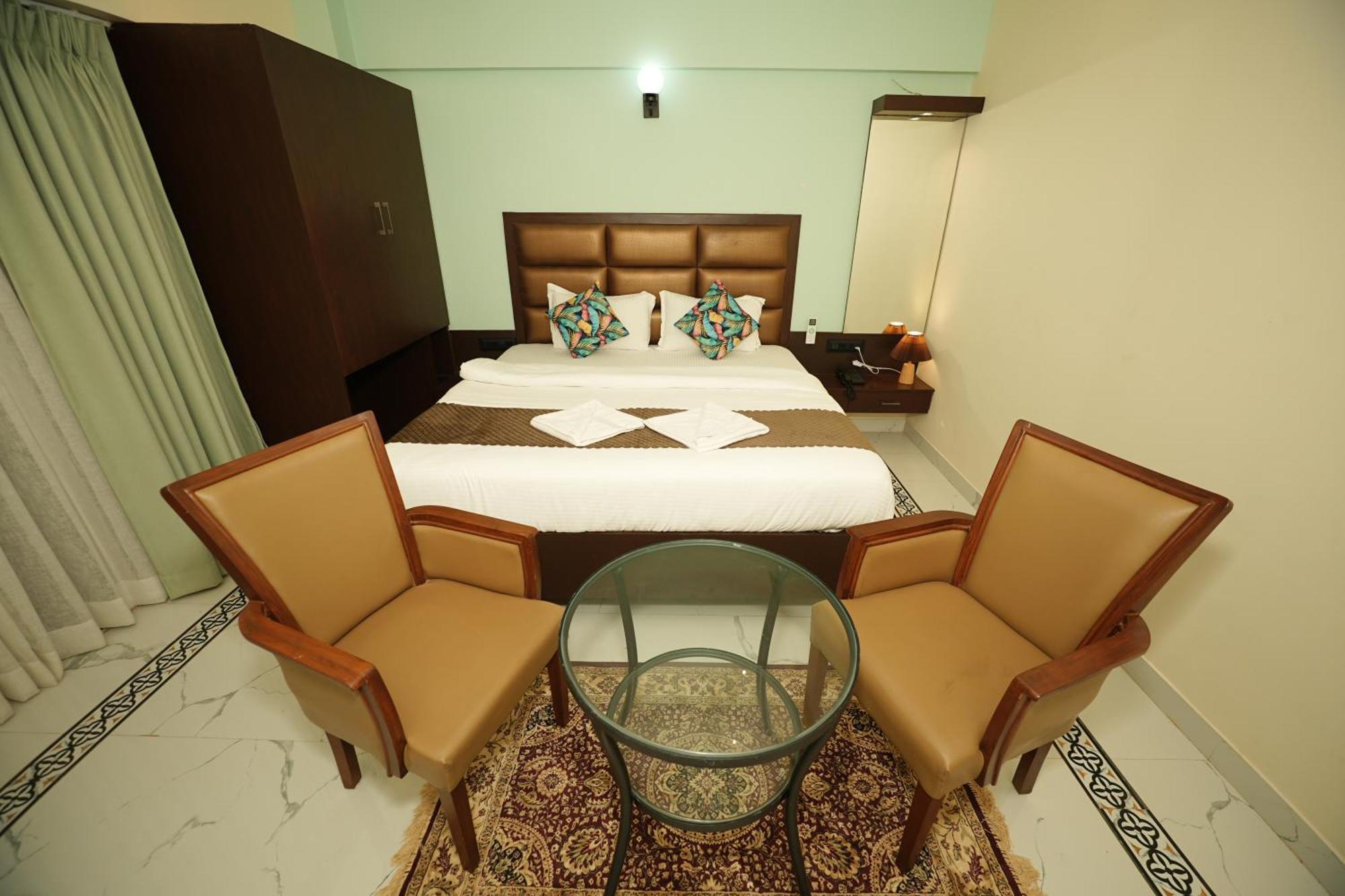 Saikiran Hotel Mapusa Ngoại thất bức ảnh