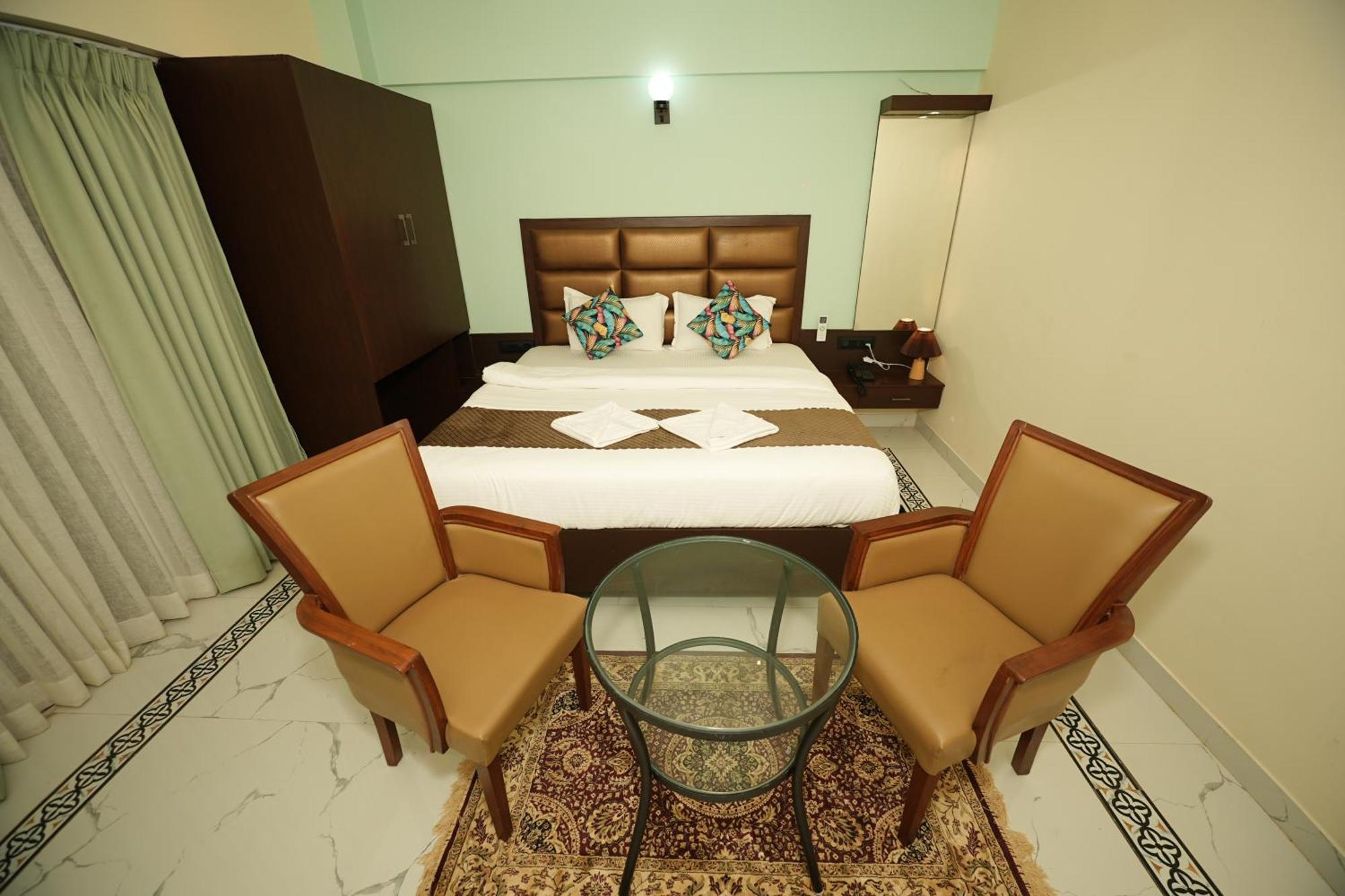 Saikiran Hotel Mapusa Ngoại thất bức ảnh